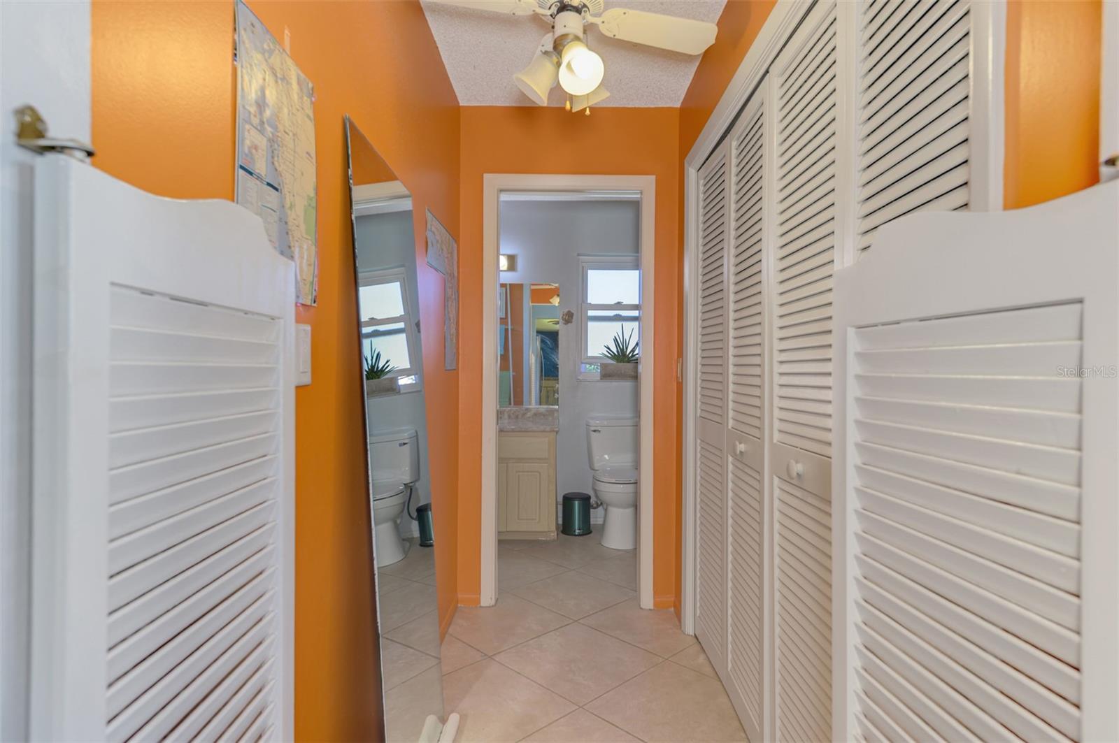 602 PORTIA ST N — photo 36