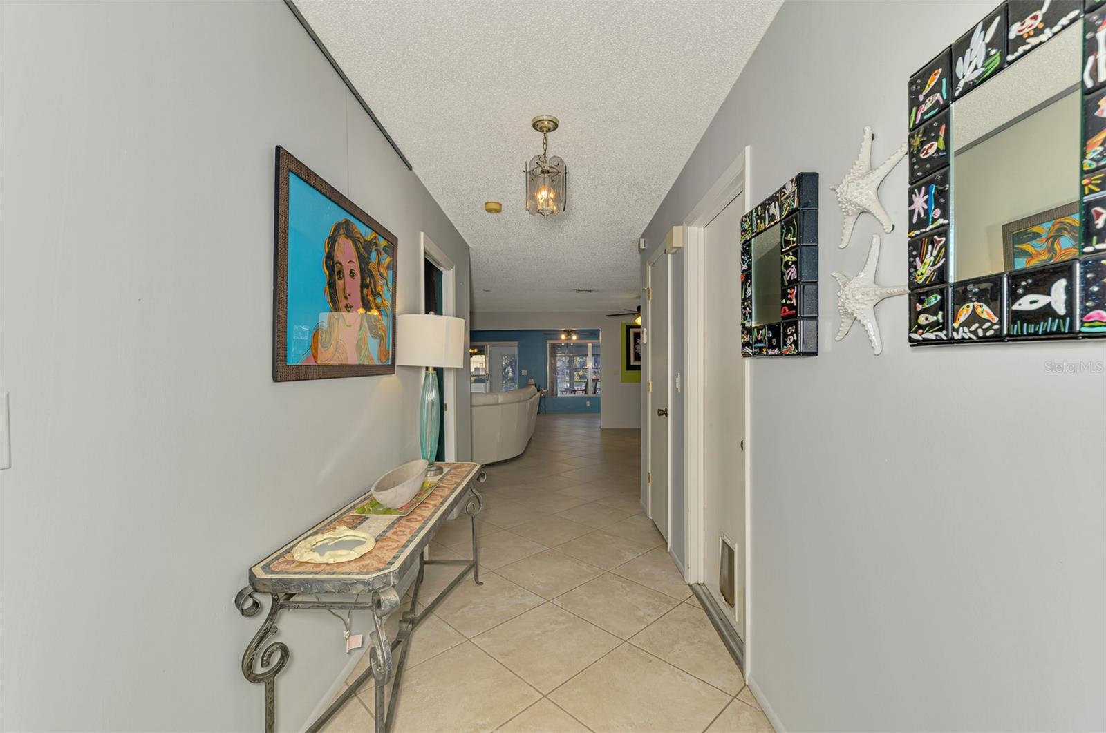 602 PORTIA ST N — photo 20
