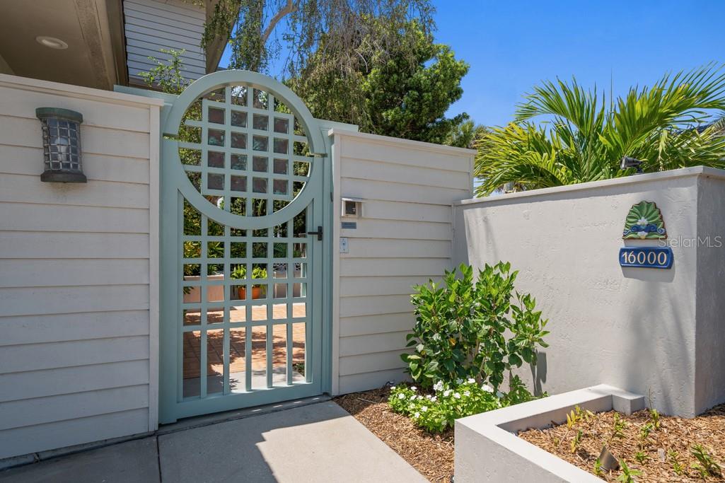 16000 GULF BLVD — photo 3