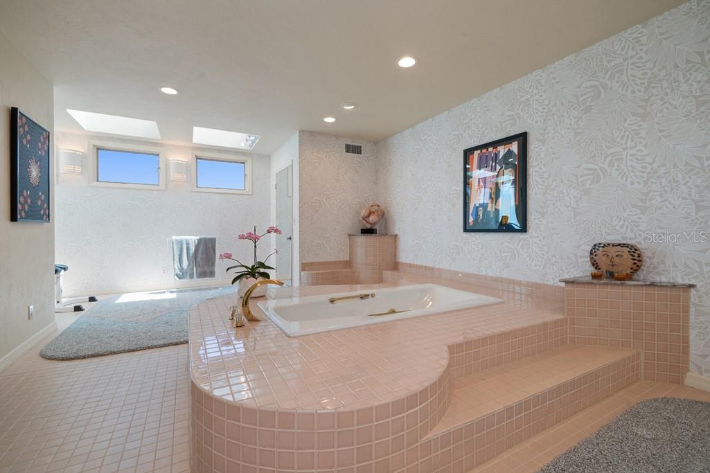16000 GULF BLVD — photo 33