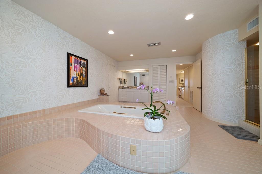 16000 GULF BLVD — photo 34