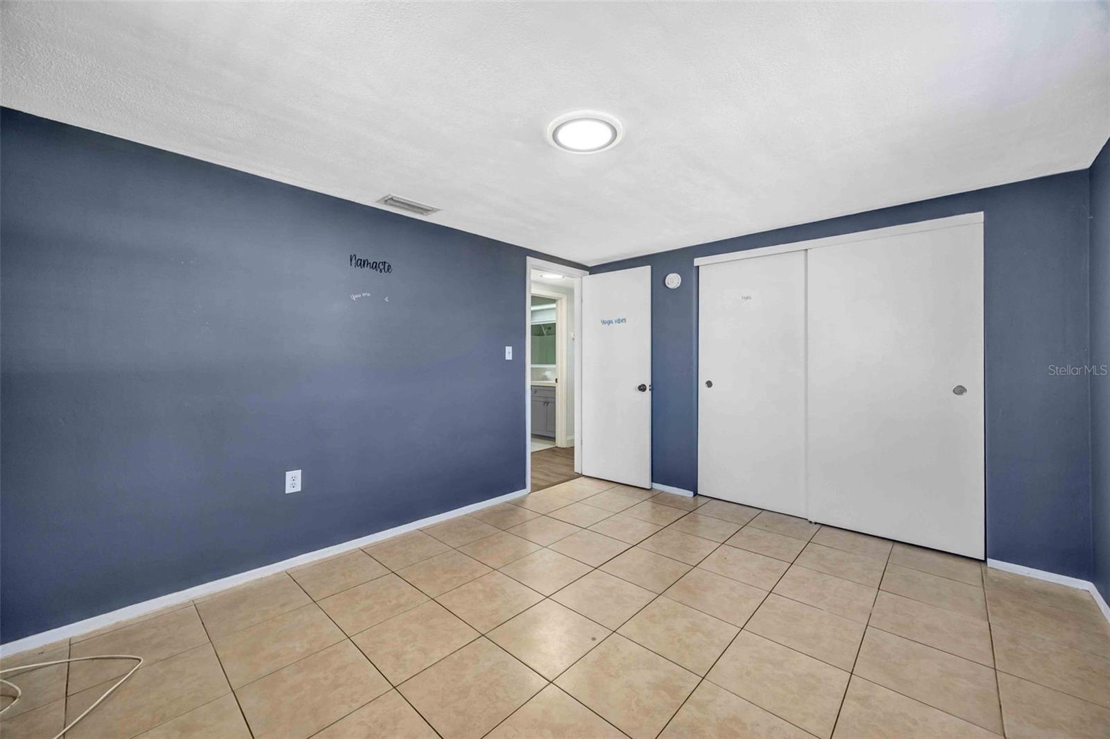 9040 LUNAR LN — photo 24