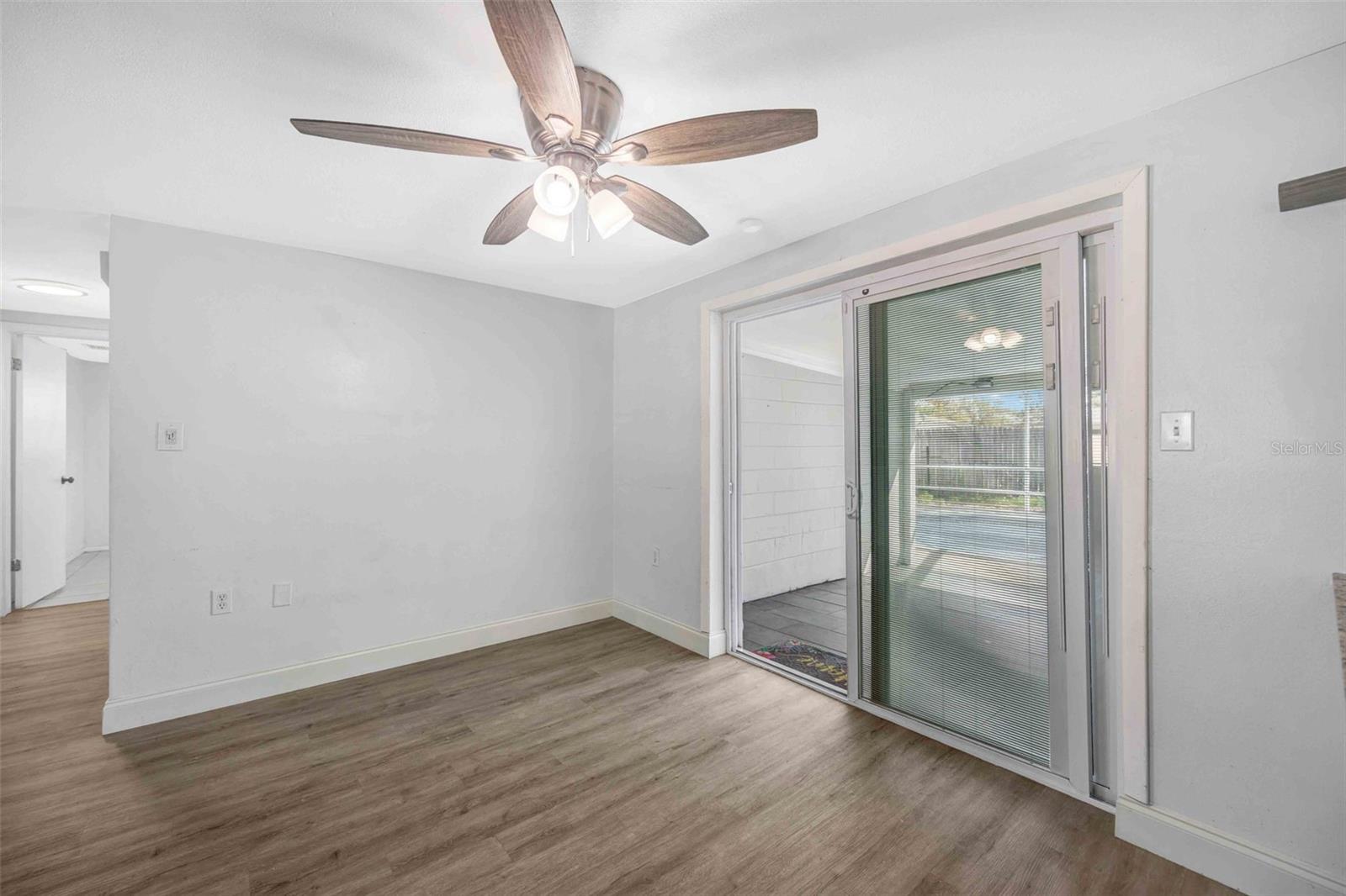 9040 LUNAR LN — photo 7