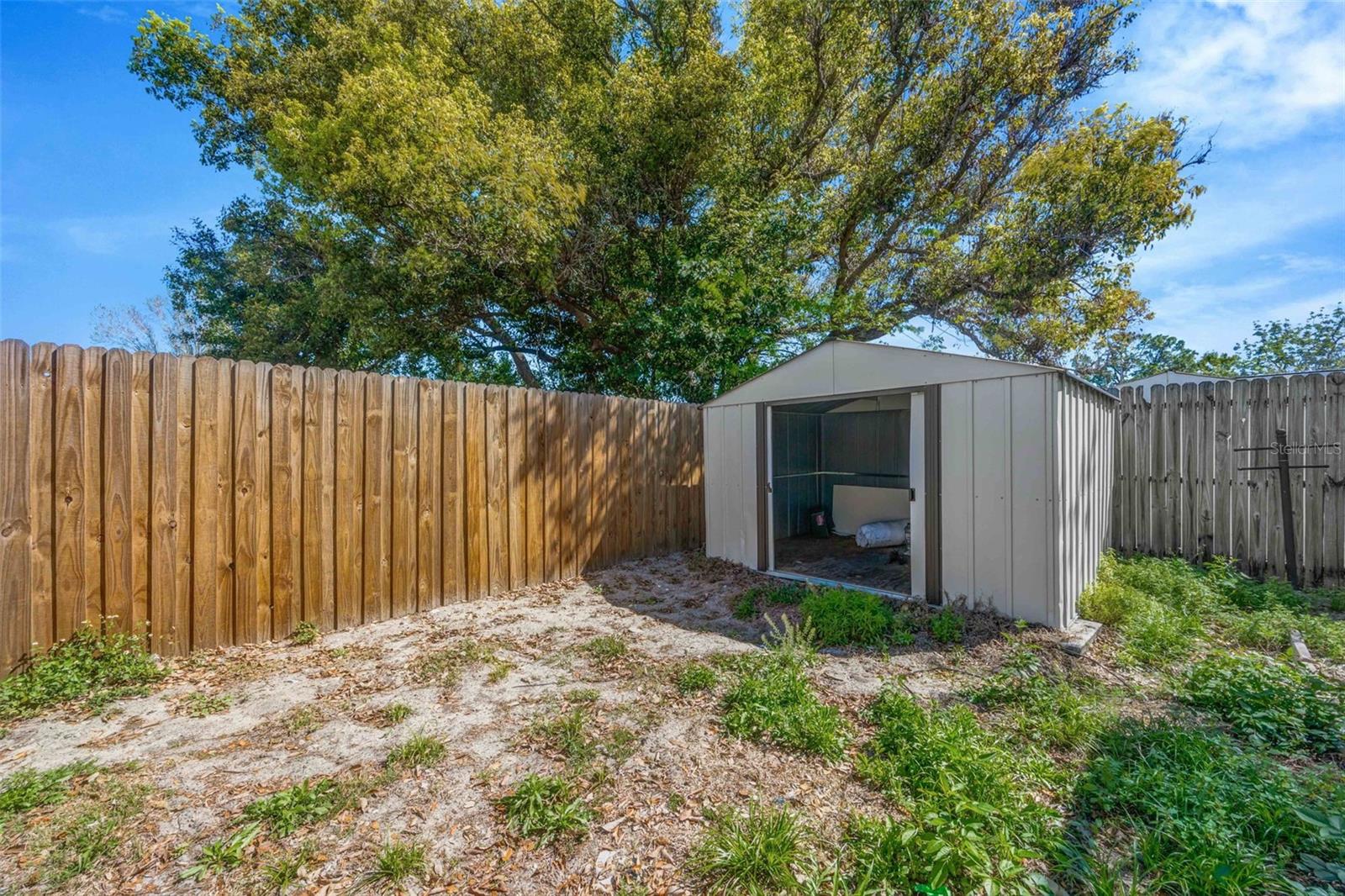 9040 LUNAR LN — photo 35