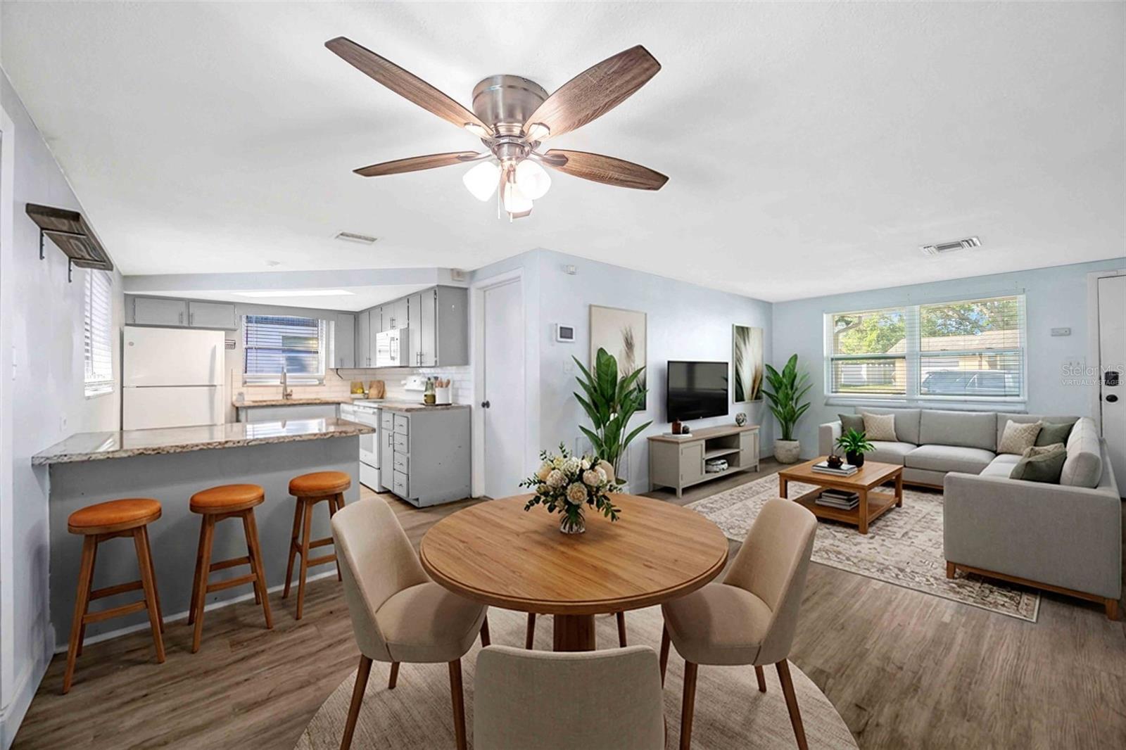 9040 LUNAR LN — photo 3