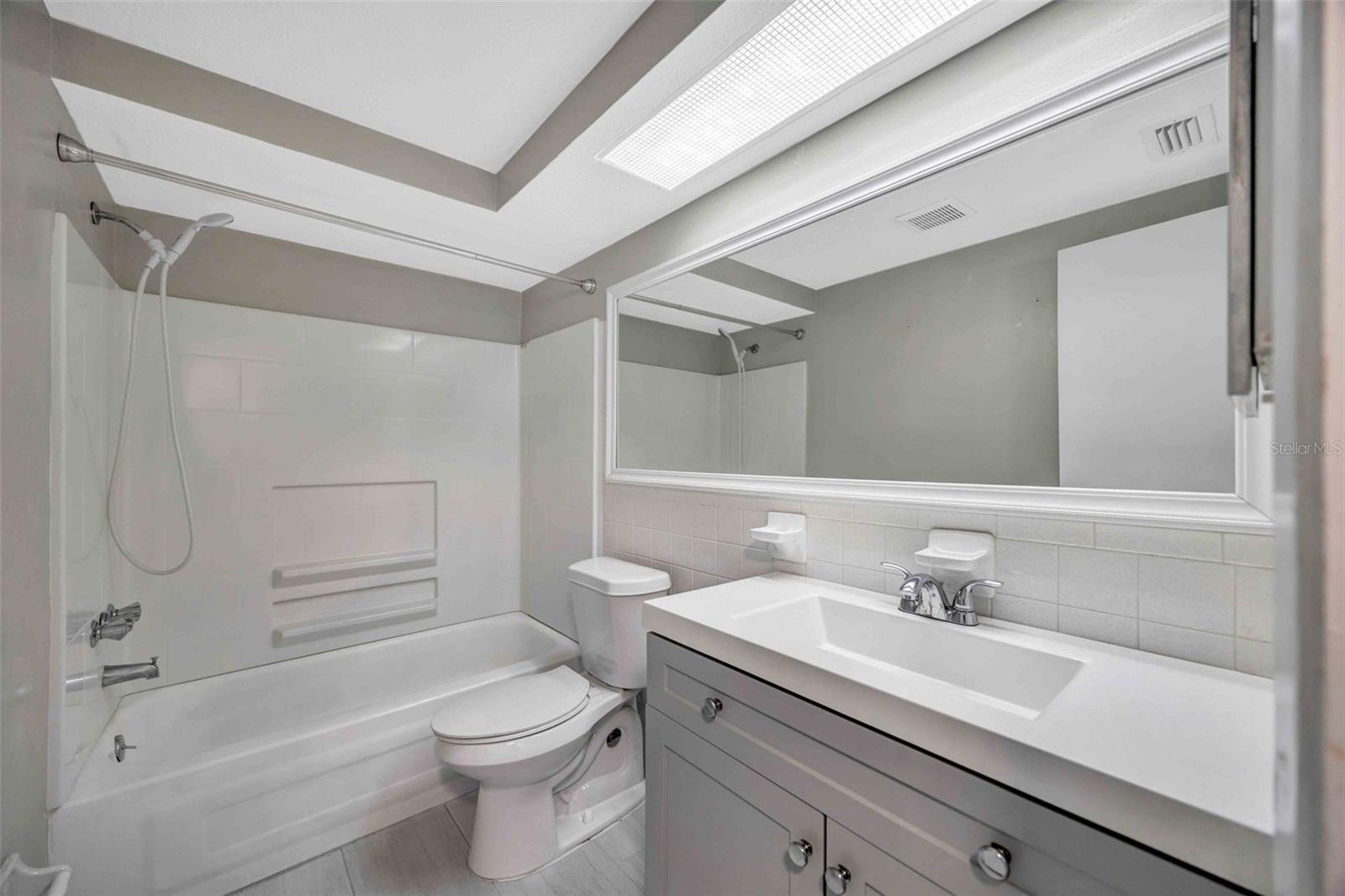 9040 LUNAR LN — photo 39