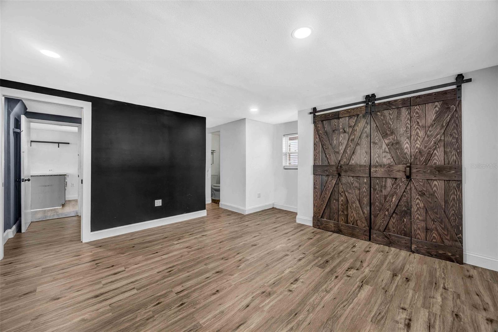 9040 LUNAR LN — photo 16