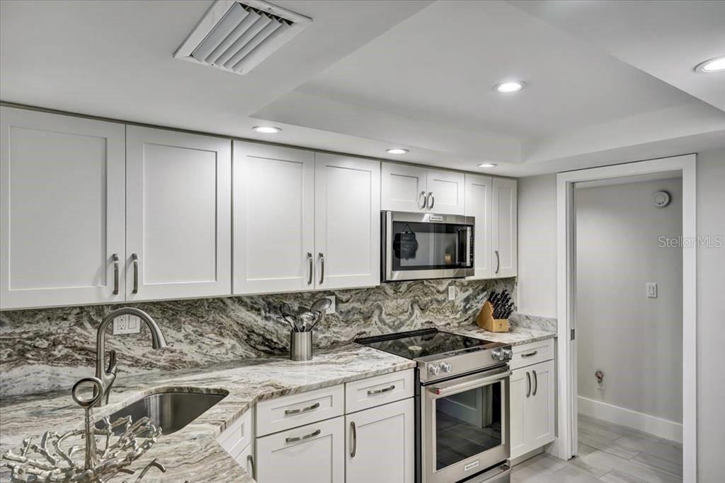 6046 W PEPPERTREE WAY #223B — photo 2