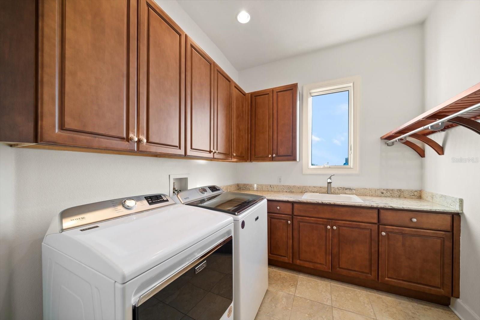 1040 ELDORADO AVE — photo 55