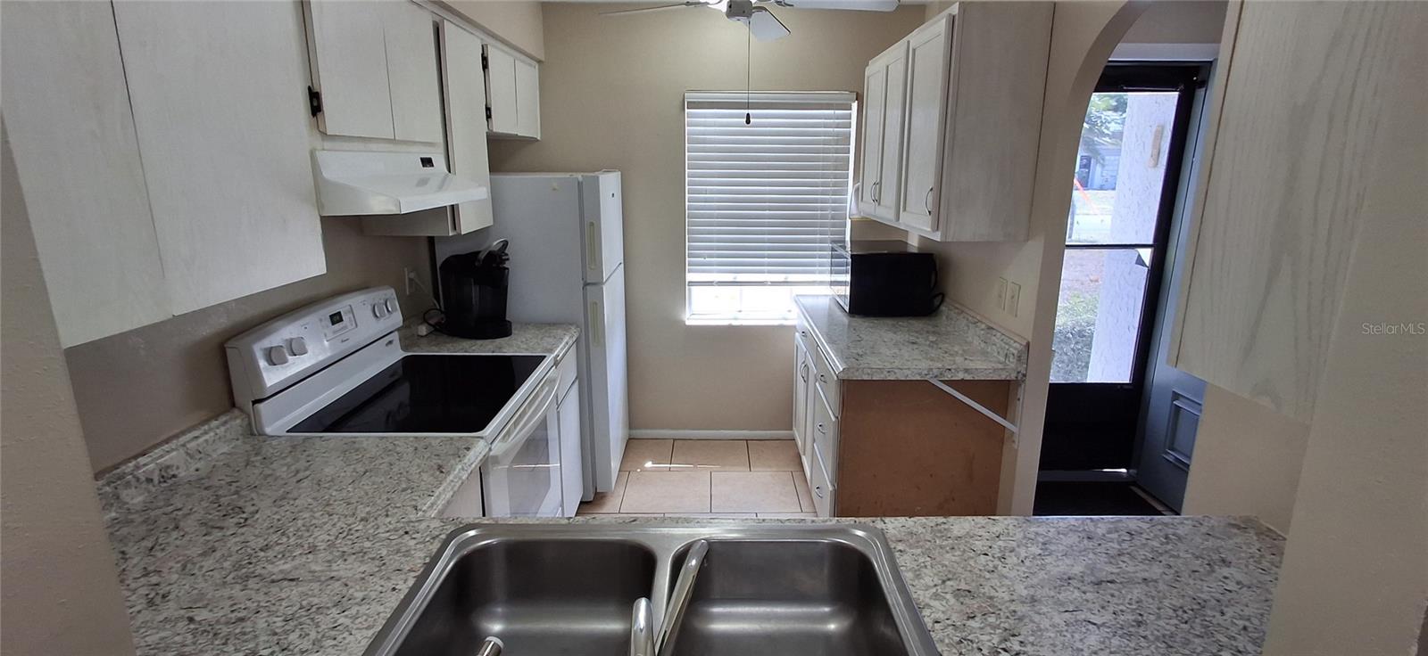 4737 LAKE VILLA DR — photo 6