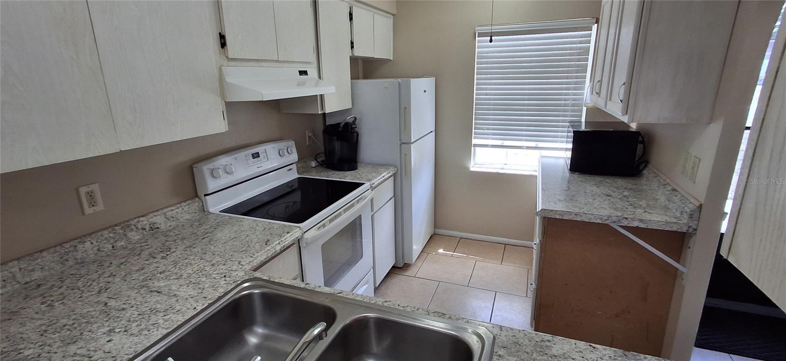 4737 LAKE VILLA DR — photo 7