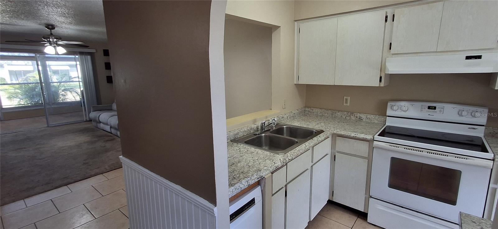 4737 LAKE VILLA DR — photo 12