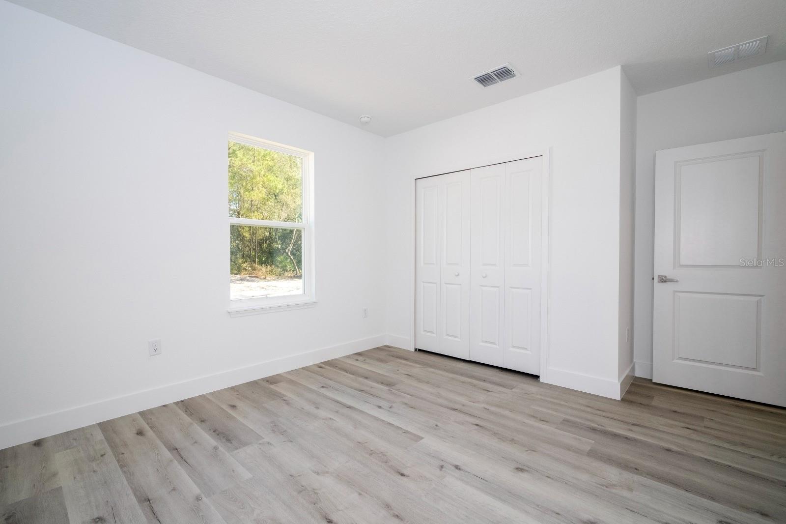 1129 EDINBURGH ST — photo 42