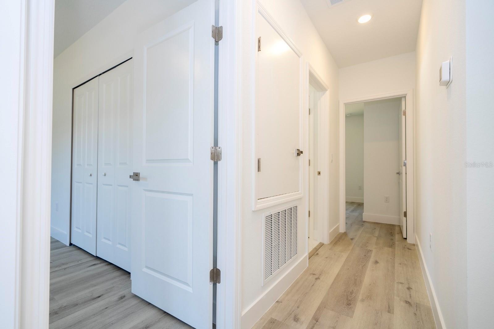 1129 EDINBURGH ST — photo 29