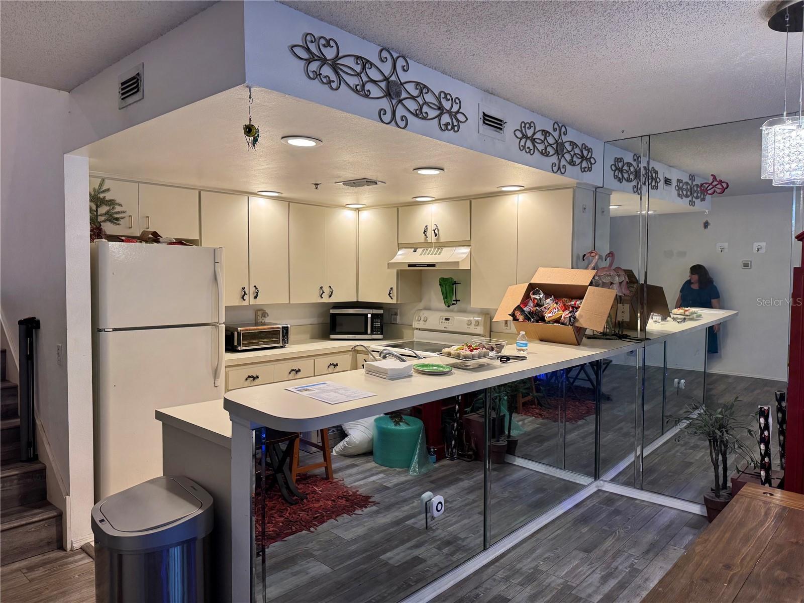 2111 VISTA DEL SOL CIR #403 — photo 3