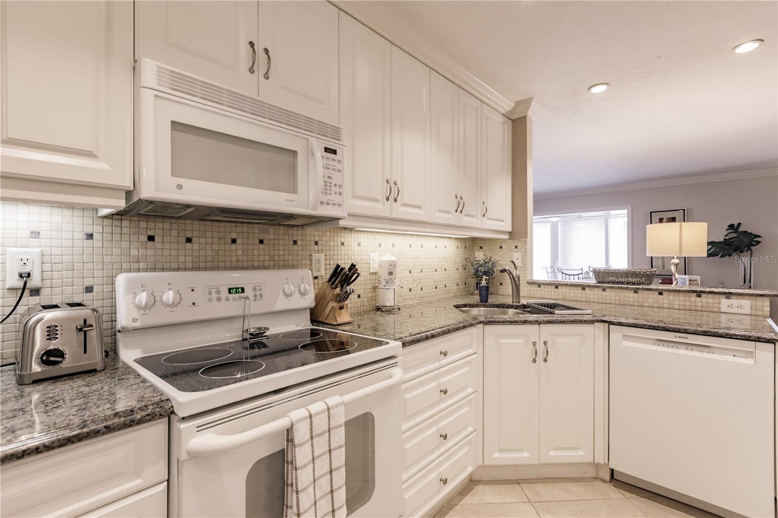 6052 W PEPPERTREE WAY #235B — photo 17