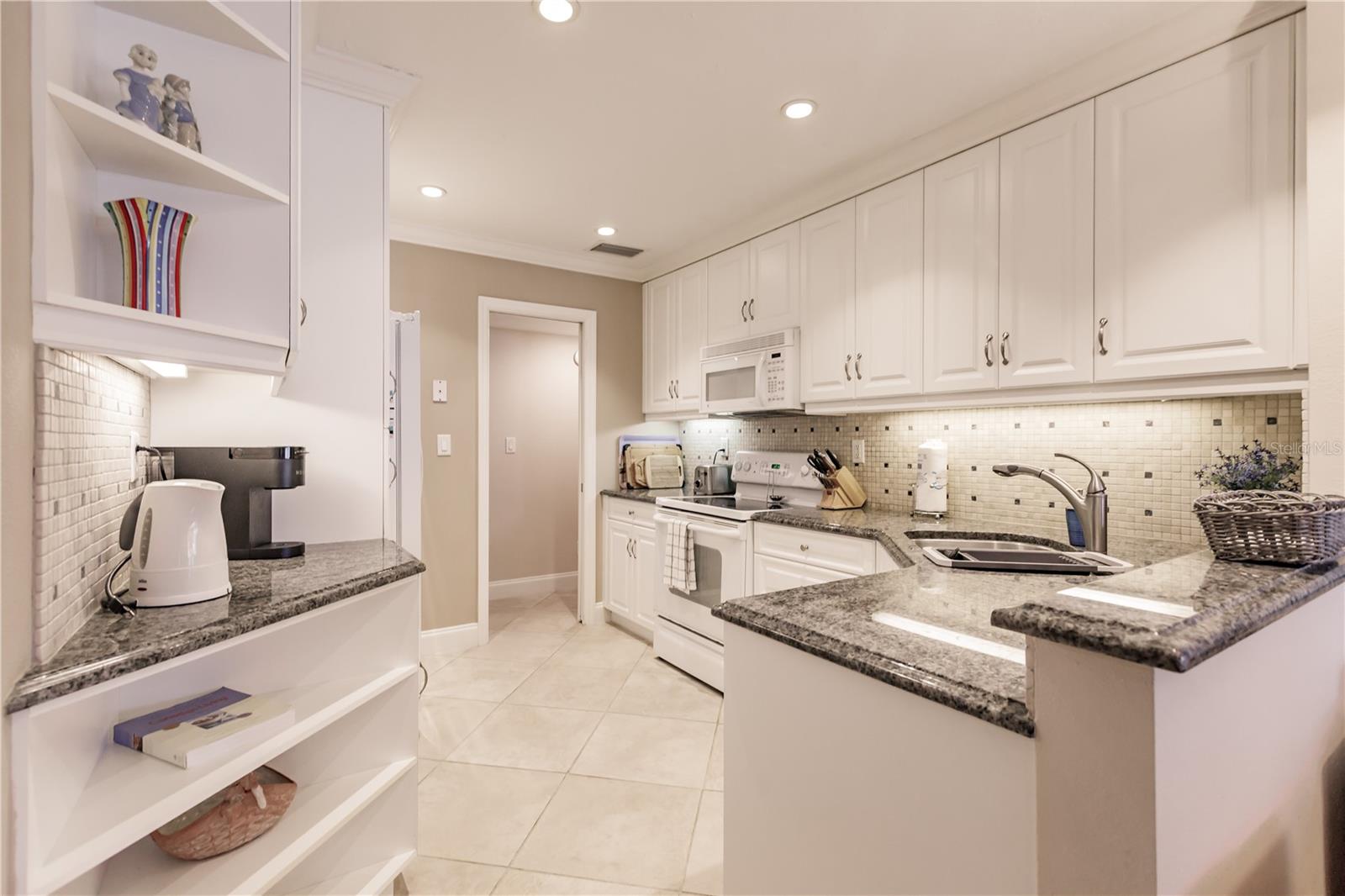 6052 W PEPPERTREE WAY #235B — photo 15