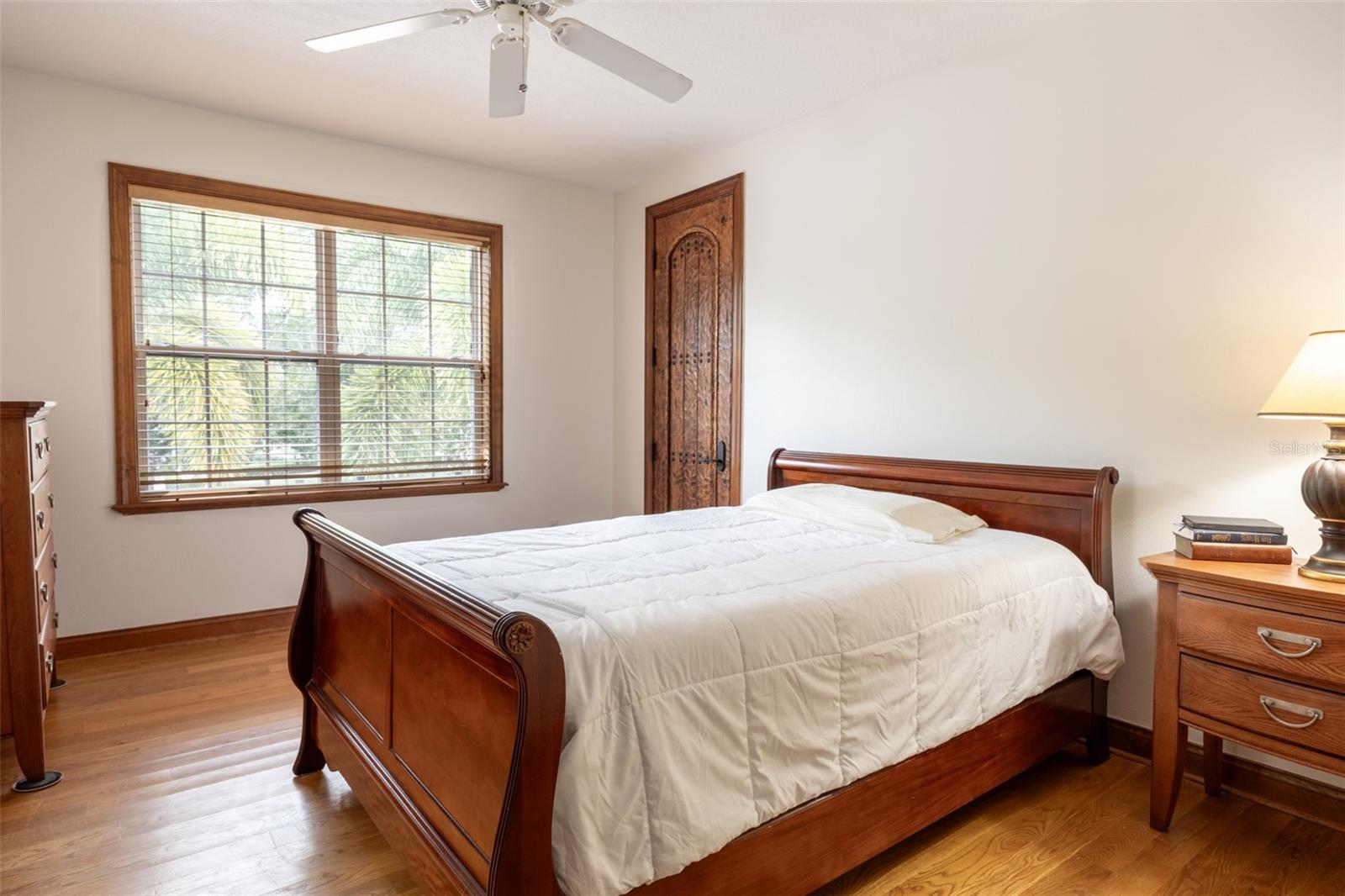 543 ISLEWORTH CLOSE — photo 48