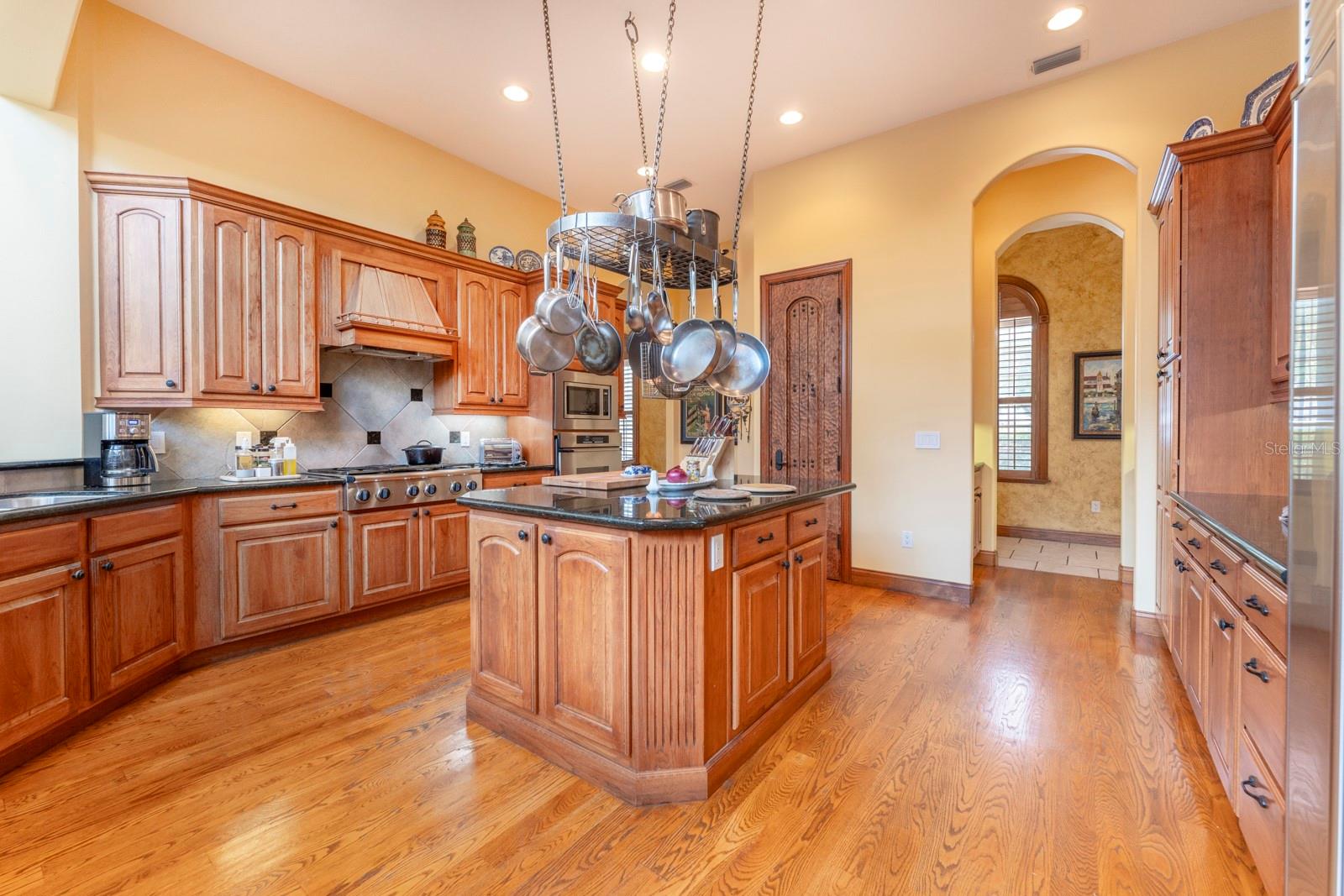 543 ISLEWORTH CLOSE — photo 78