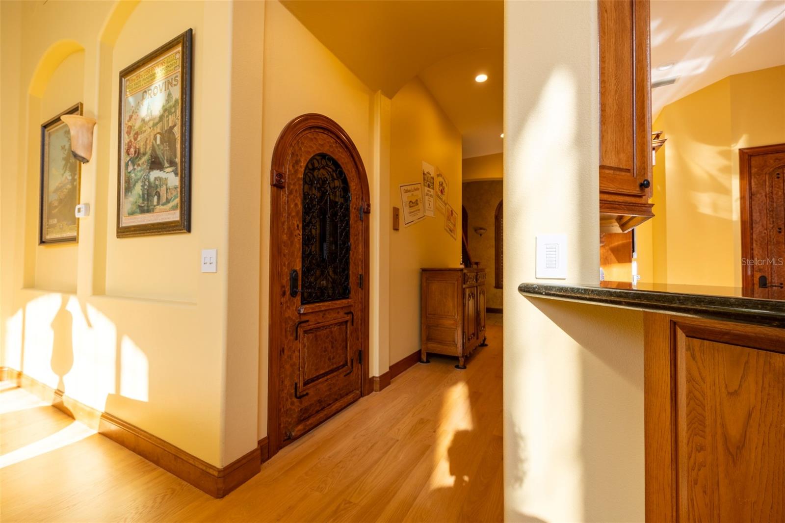 543 ISLEWORTH CLOSE — photo 70