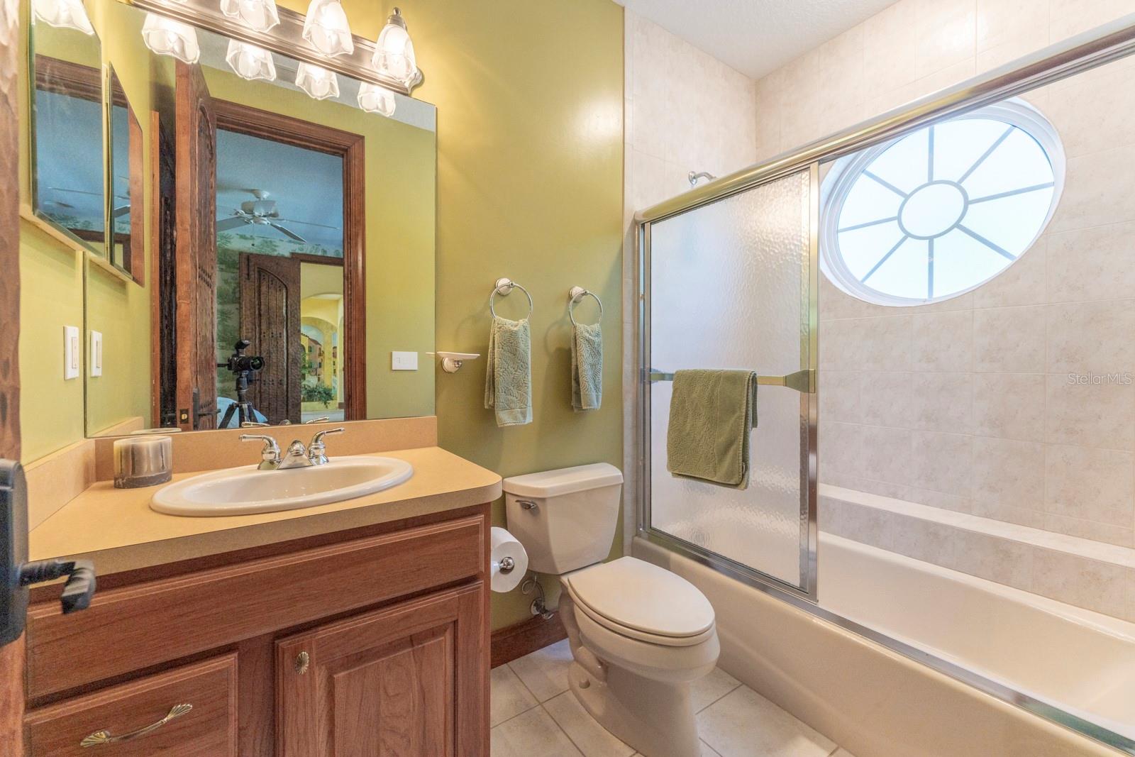 543 ISLEWORTH CLOSE — photo 15