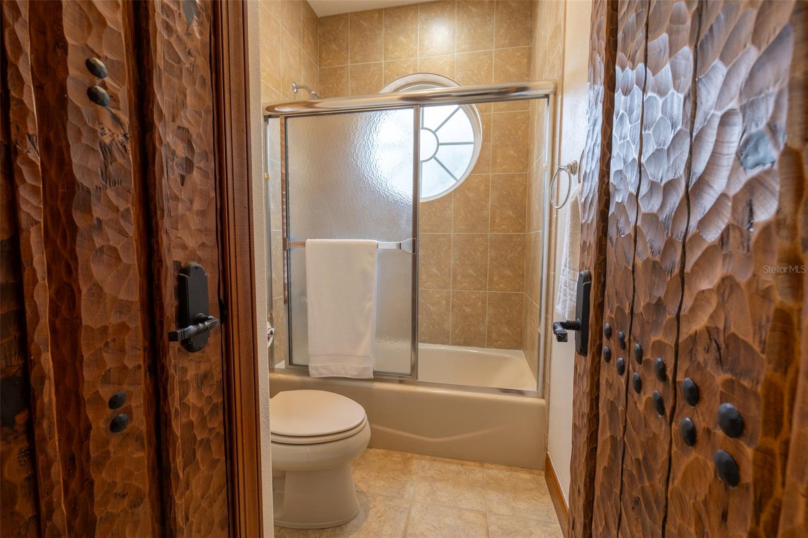 543 ISLEWORTH CLOSE — photo 56