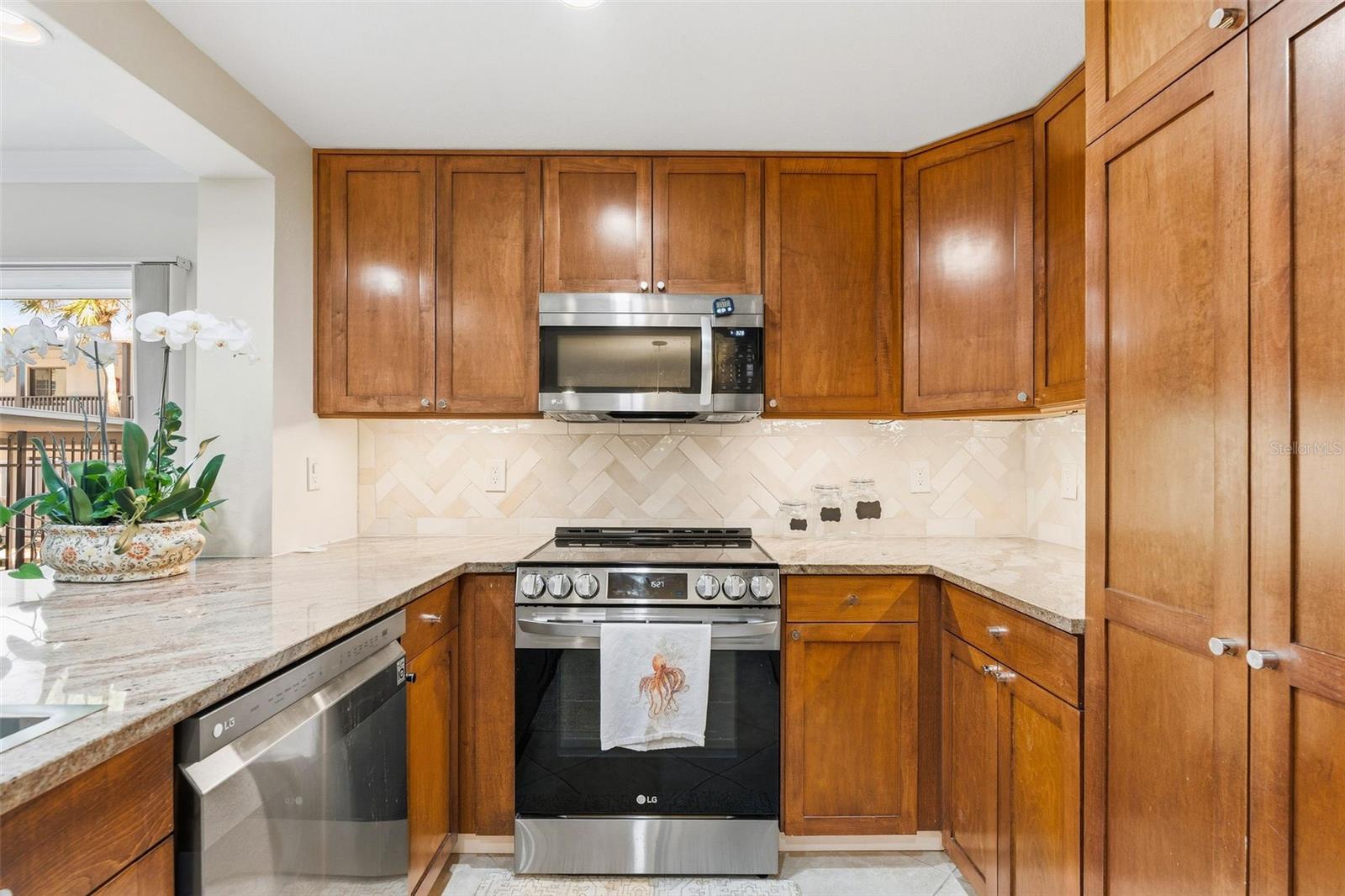 800 BENJAMIN FRANKLIN DR #110 — photo 4