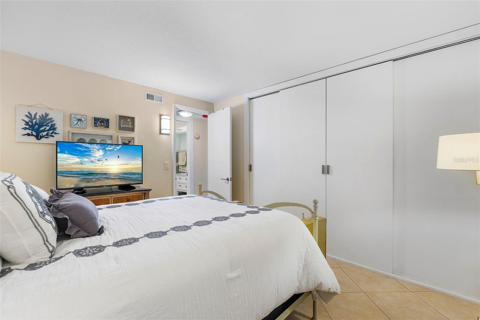 800 BENJAMIN FRANKLIN DR #110 — photo 19