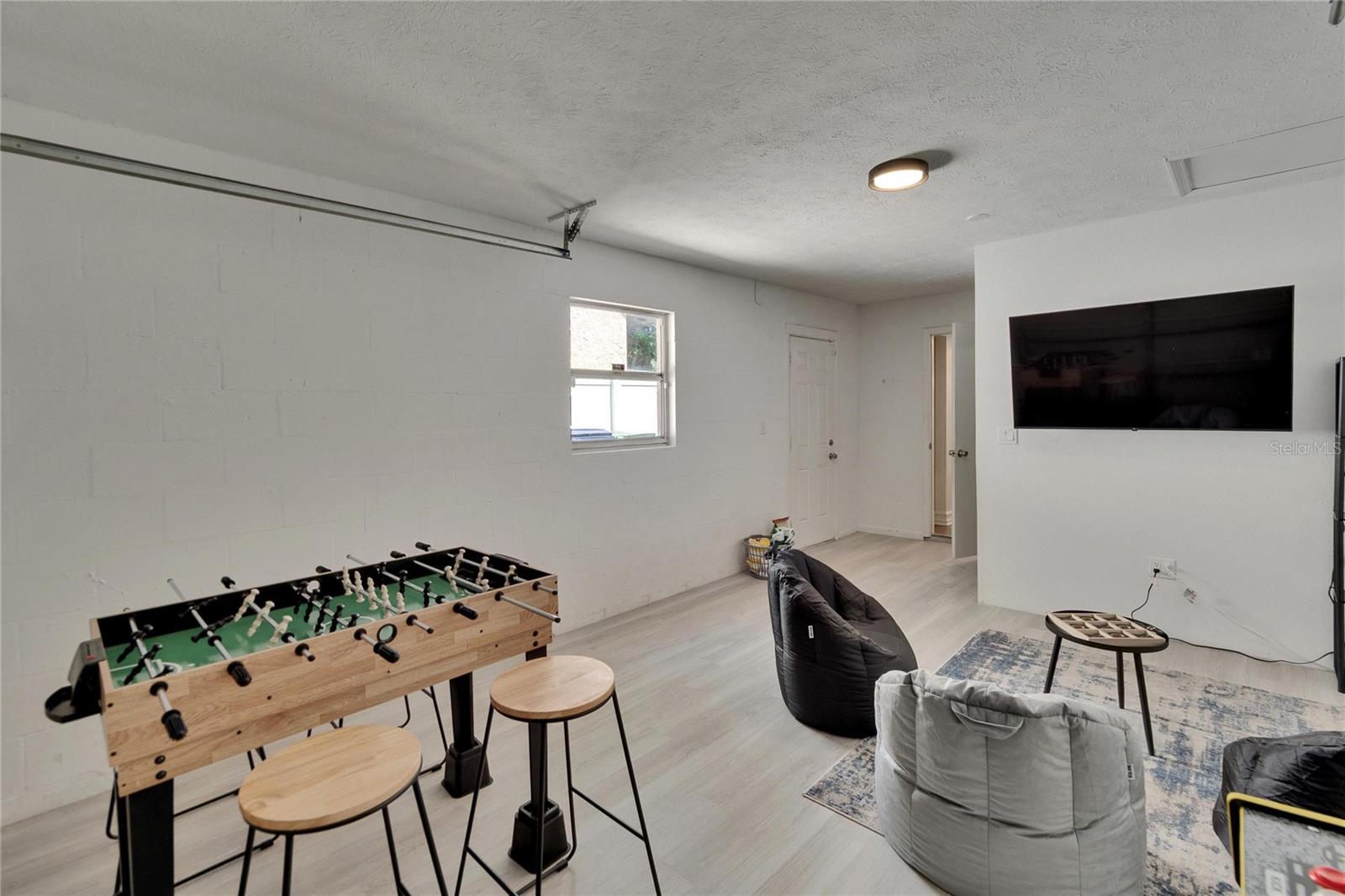 9613 N 46TH ST — photo 39