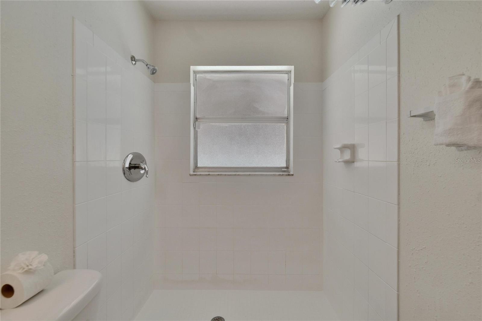 9613 N 46TH ST — photo 44