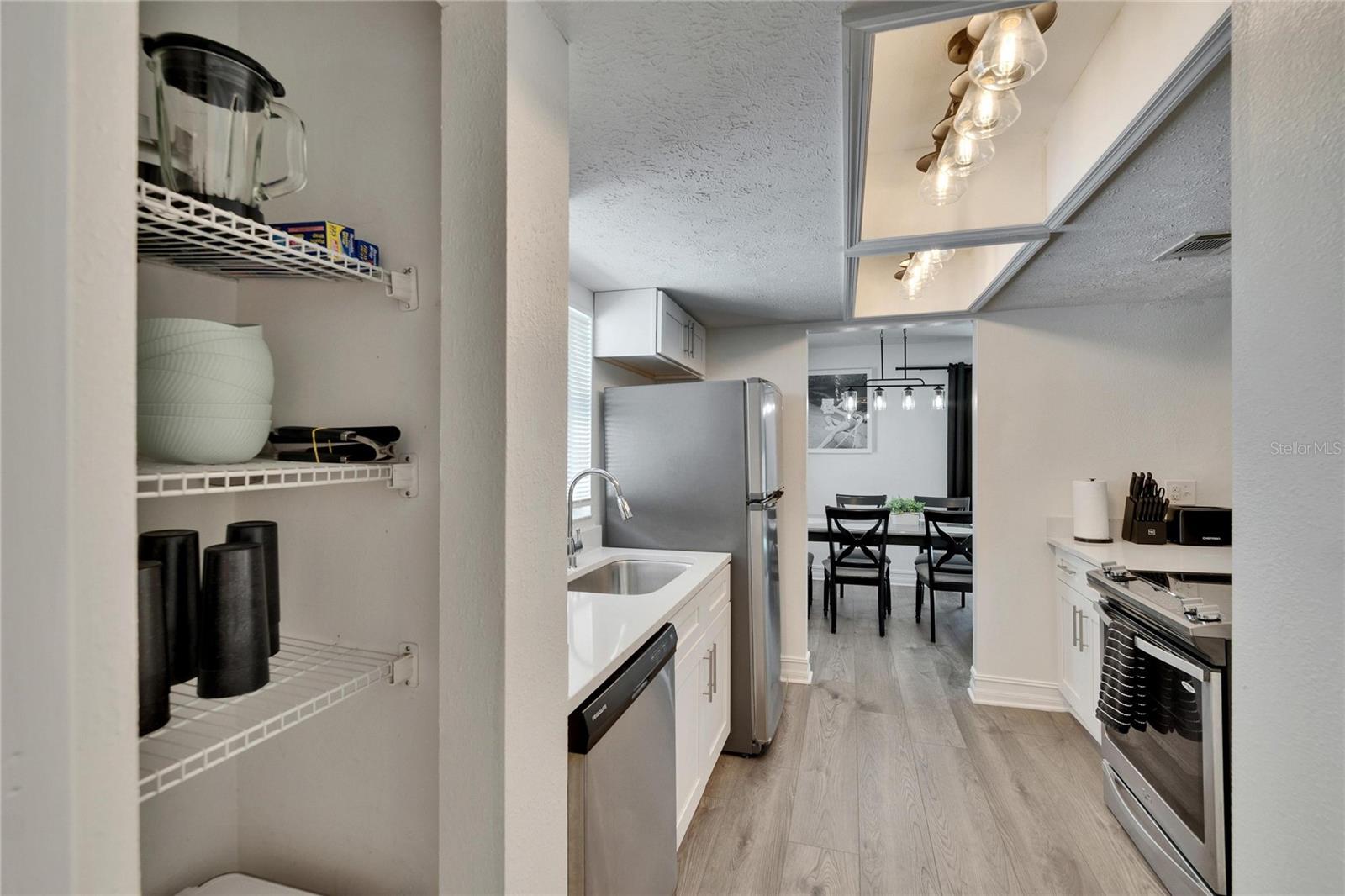 9613 N 46TH ST — photo 36