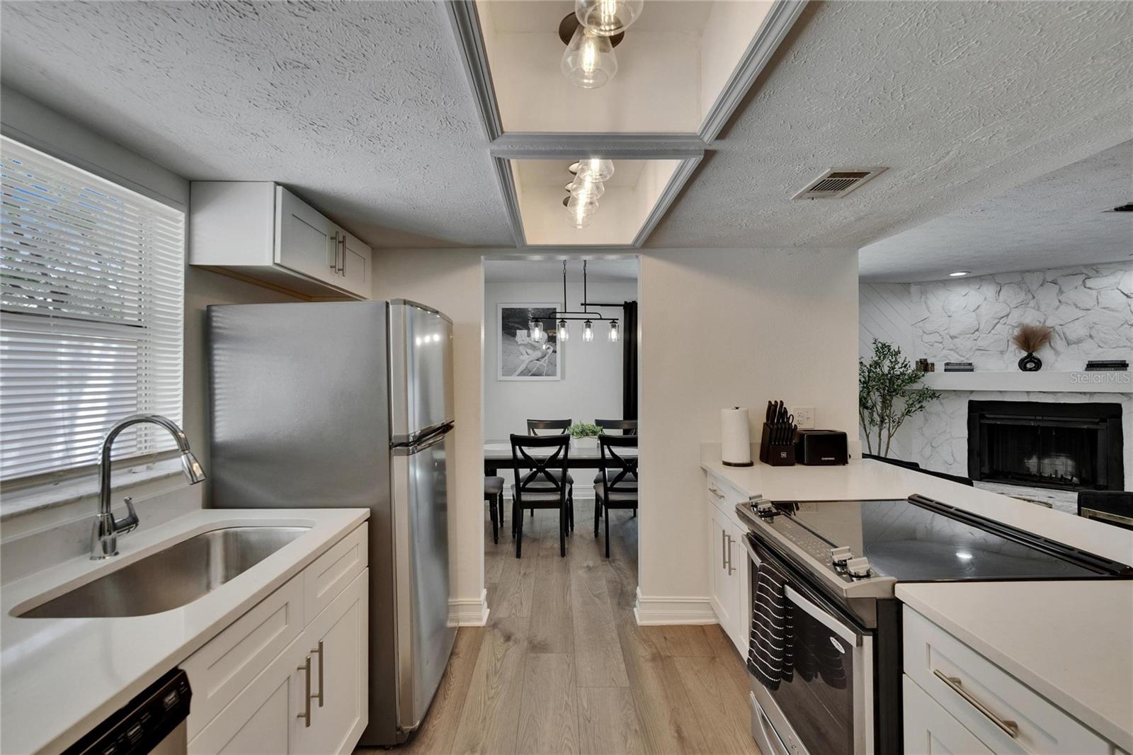 9613 N 46TH ST — photo 34