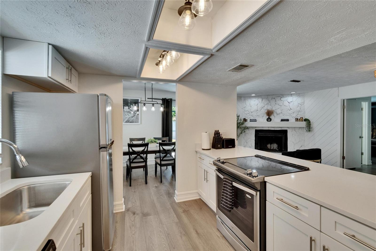 9613 N 46TH ST — photo 33