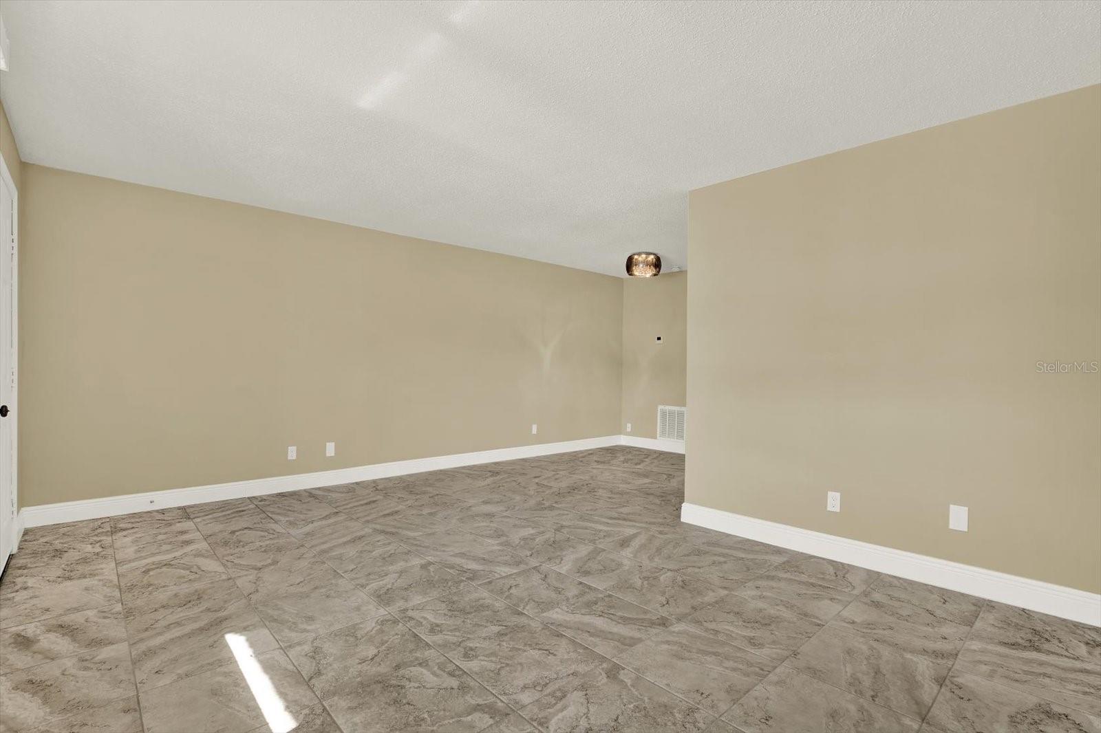 9125 TUDOR DR #D109 — photo 4