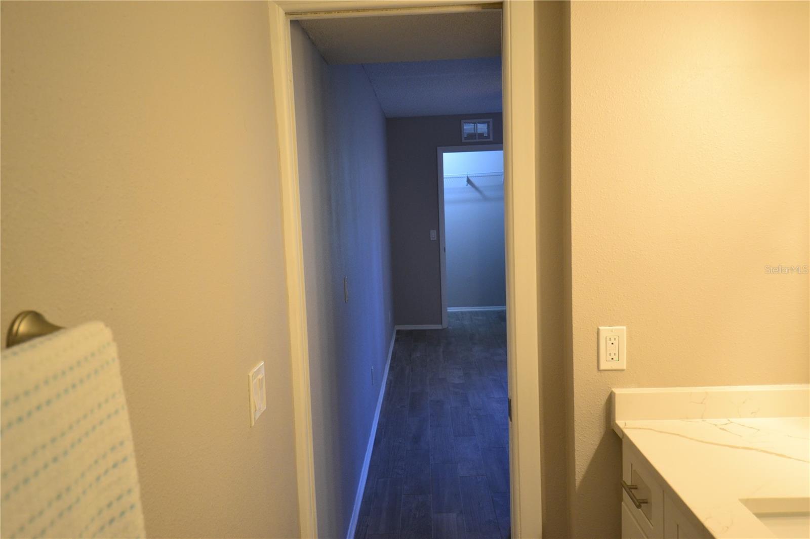 135 W CYPRESS CT — photo 13