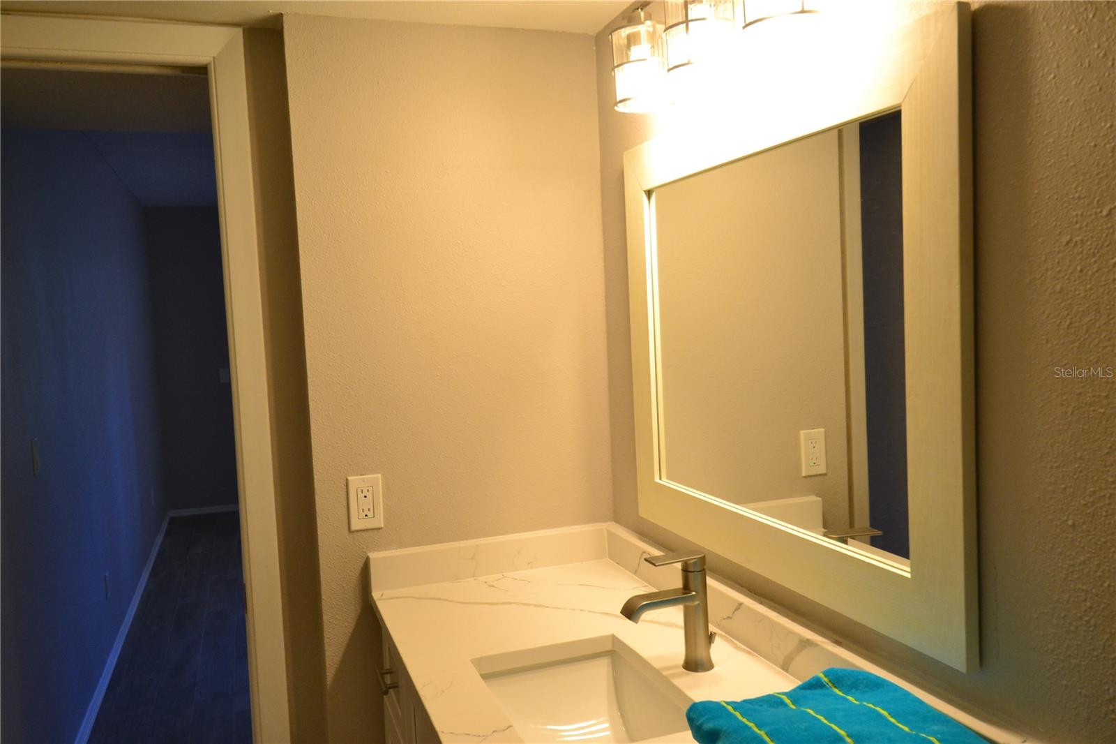 135 W CYPRESS CT — photo 12