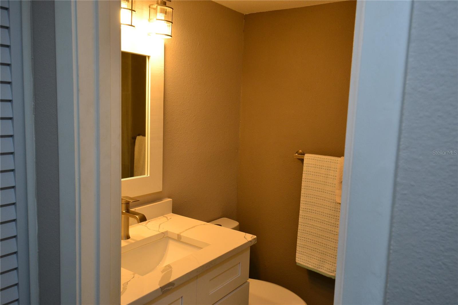 135 W CYPRESS CT — photo 6