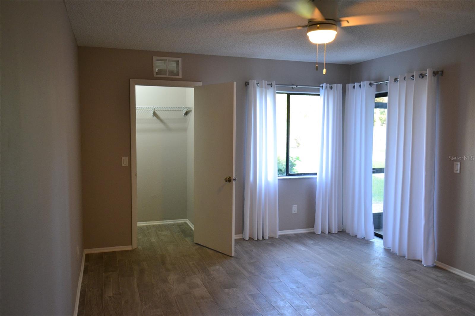 135 W CYPRESS CT — photo 14
