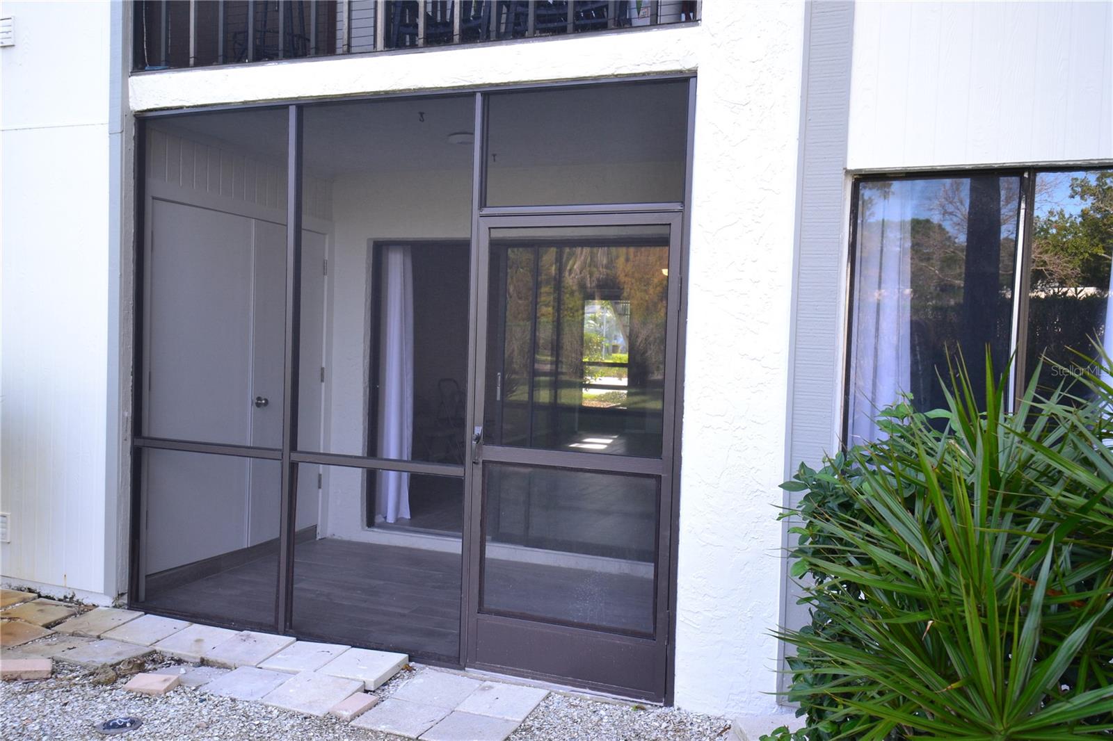 135 W CYPRESS CT — photo 22