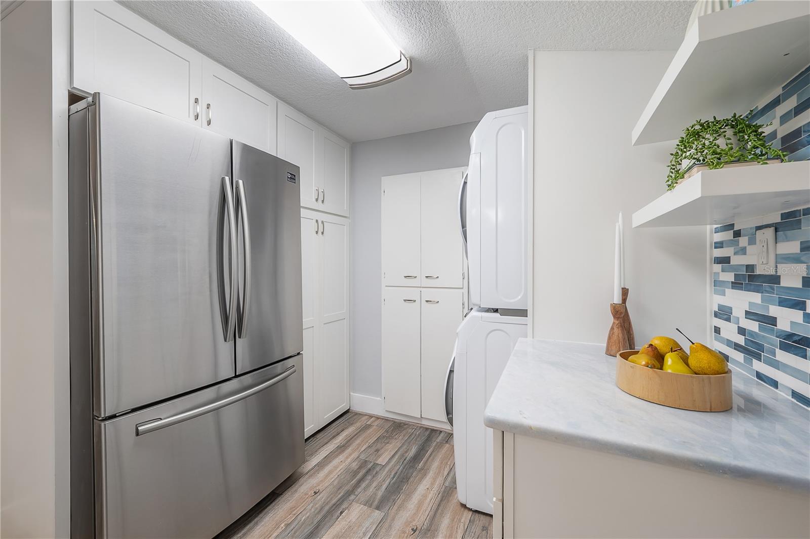 1404 E CAYUGA ST — photo 26