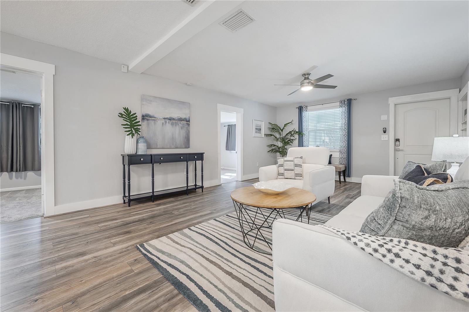 1404 E CAYUGA ST — photo 17
