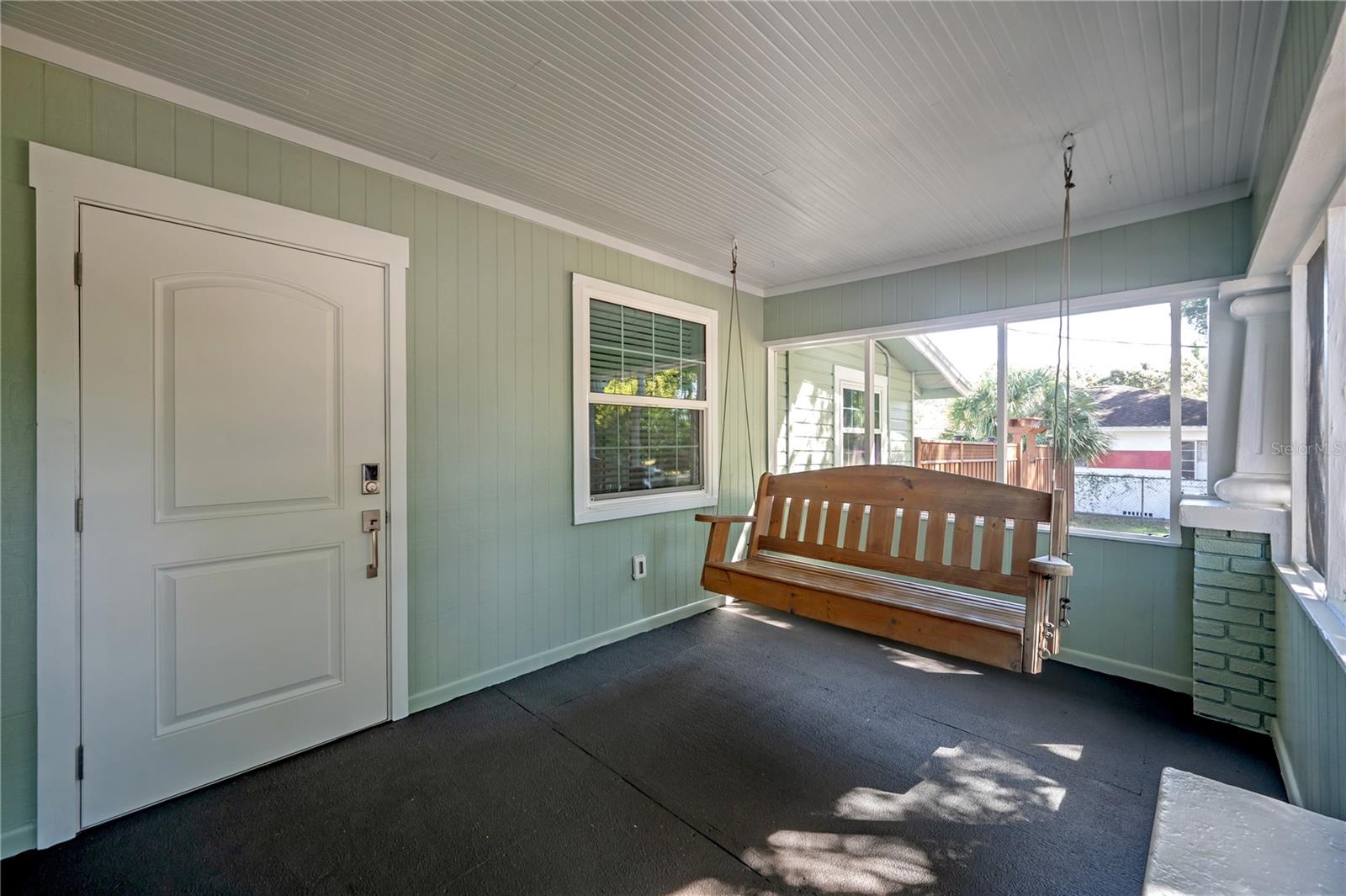 1404 E CAYUGA ST — photo 7