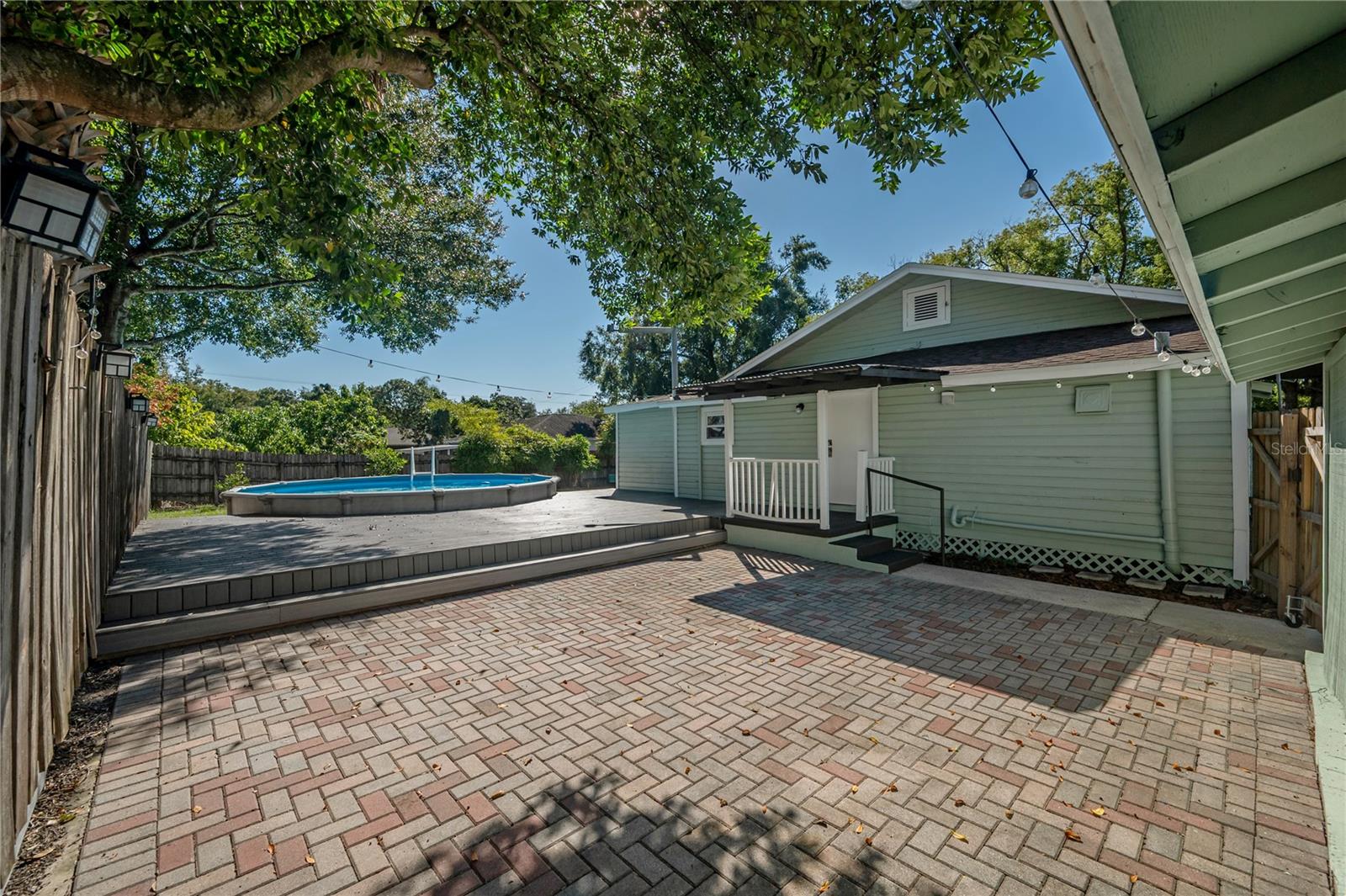1404 E CAYUGA ST — photo 39
