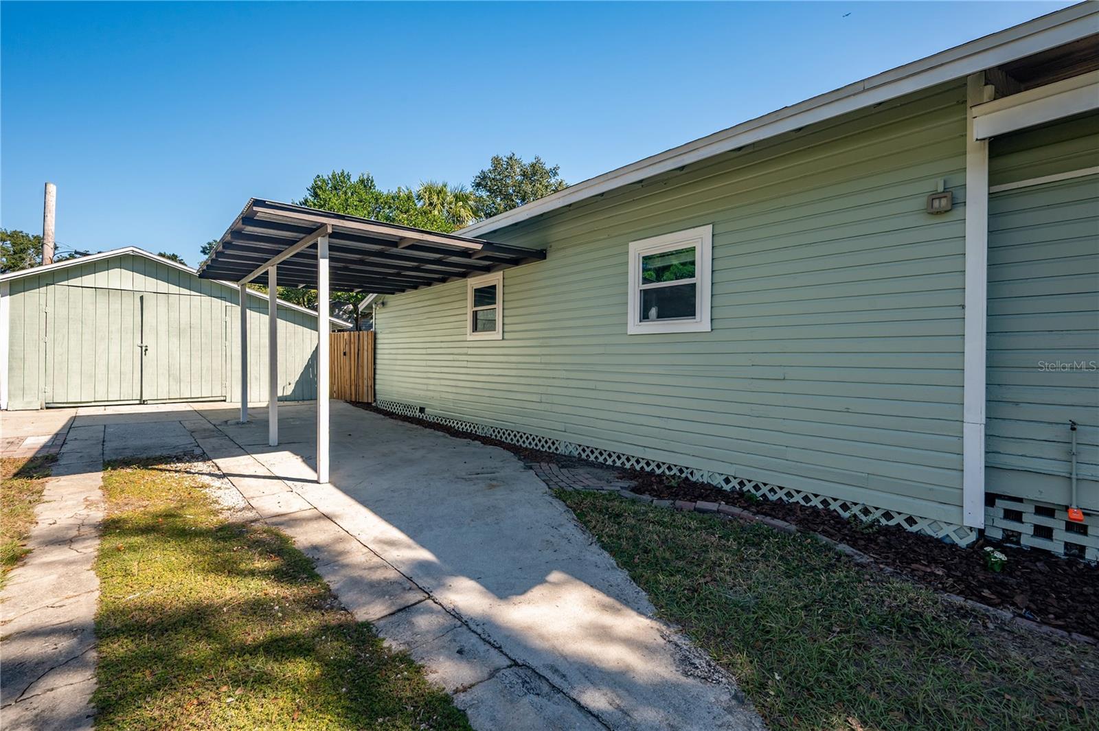 1404 E CAYUGA ST — photo 48