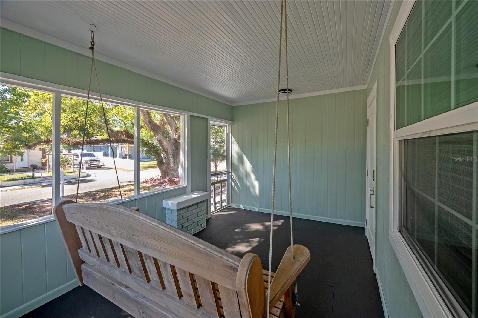 1404 E CAYUGA ST — photo 8