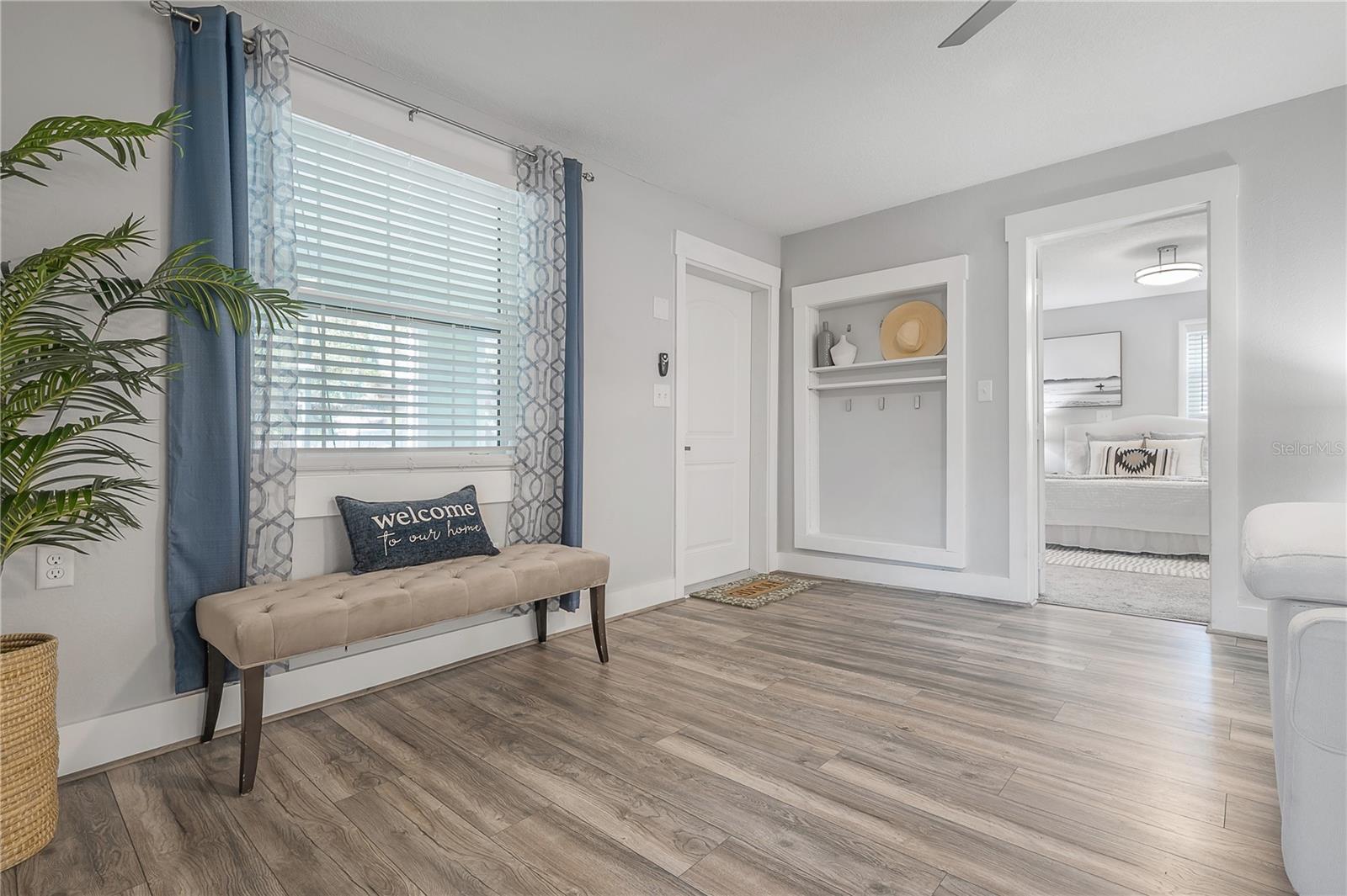 1404 E CAYUGA ST — photo 10