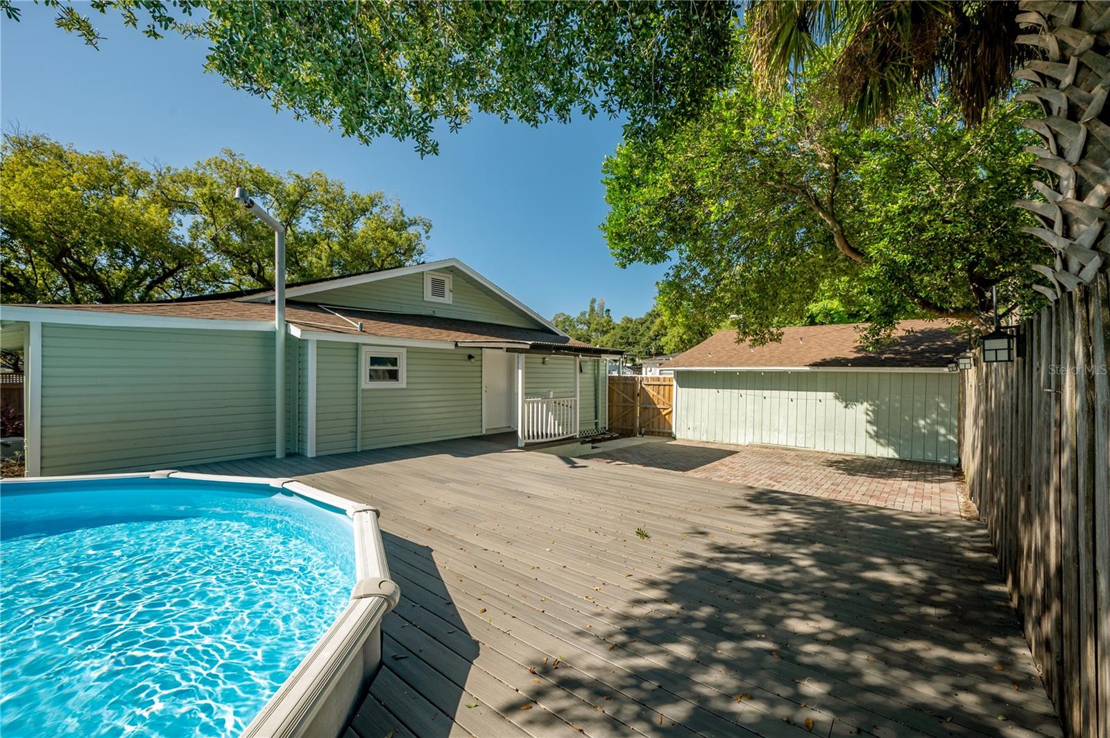 1404 E CAYUGA ST — photo 40