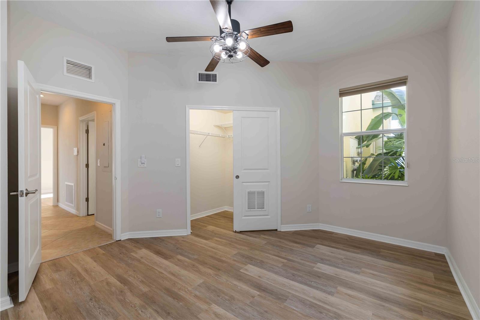 1264 RIVERSCAPE ST #B — photo 37