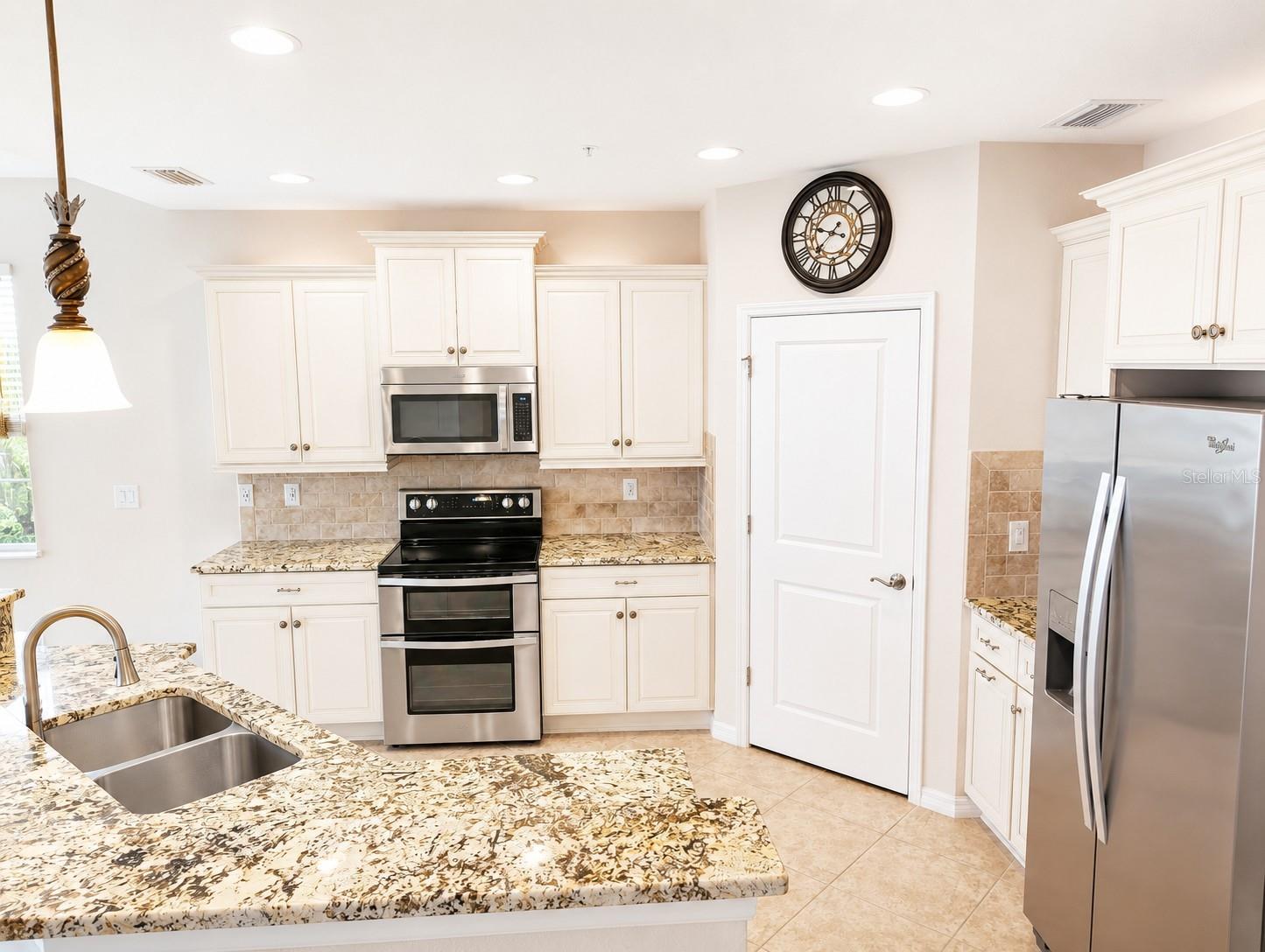 1264 RIVERSCAPE ST #B — photo 11