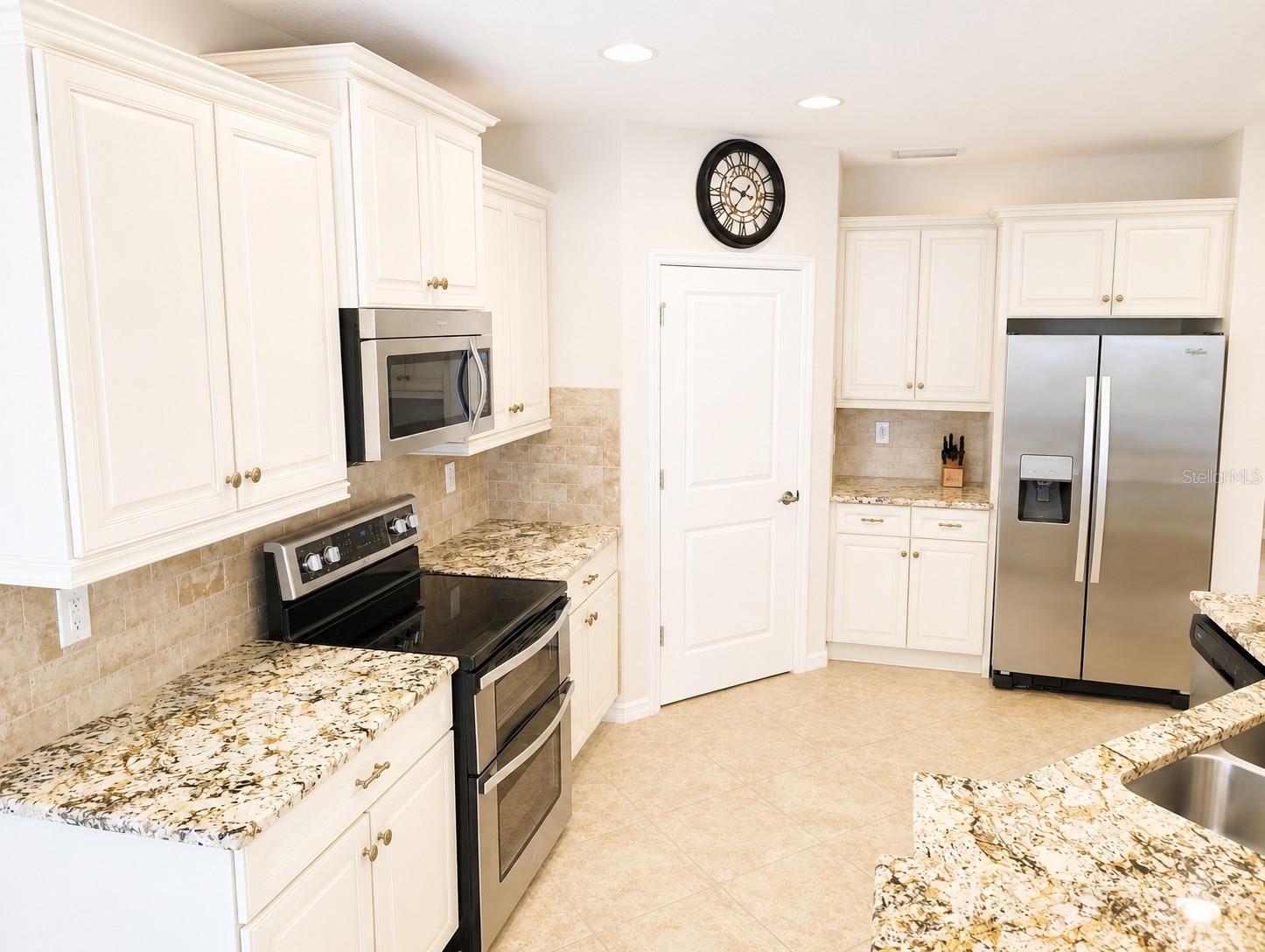 1264 RIVERSCAPE ST #B — photo 12